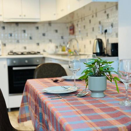 Twins Tower Apartment Tbilisi Ngoại thất bức ảnh