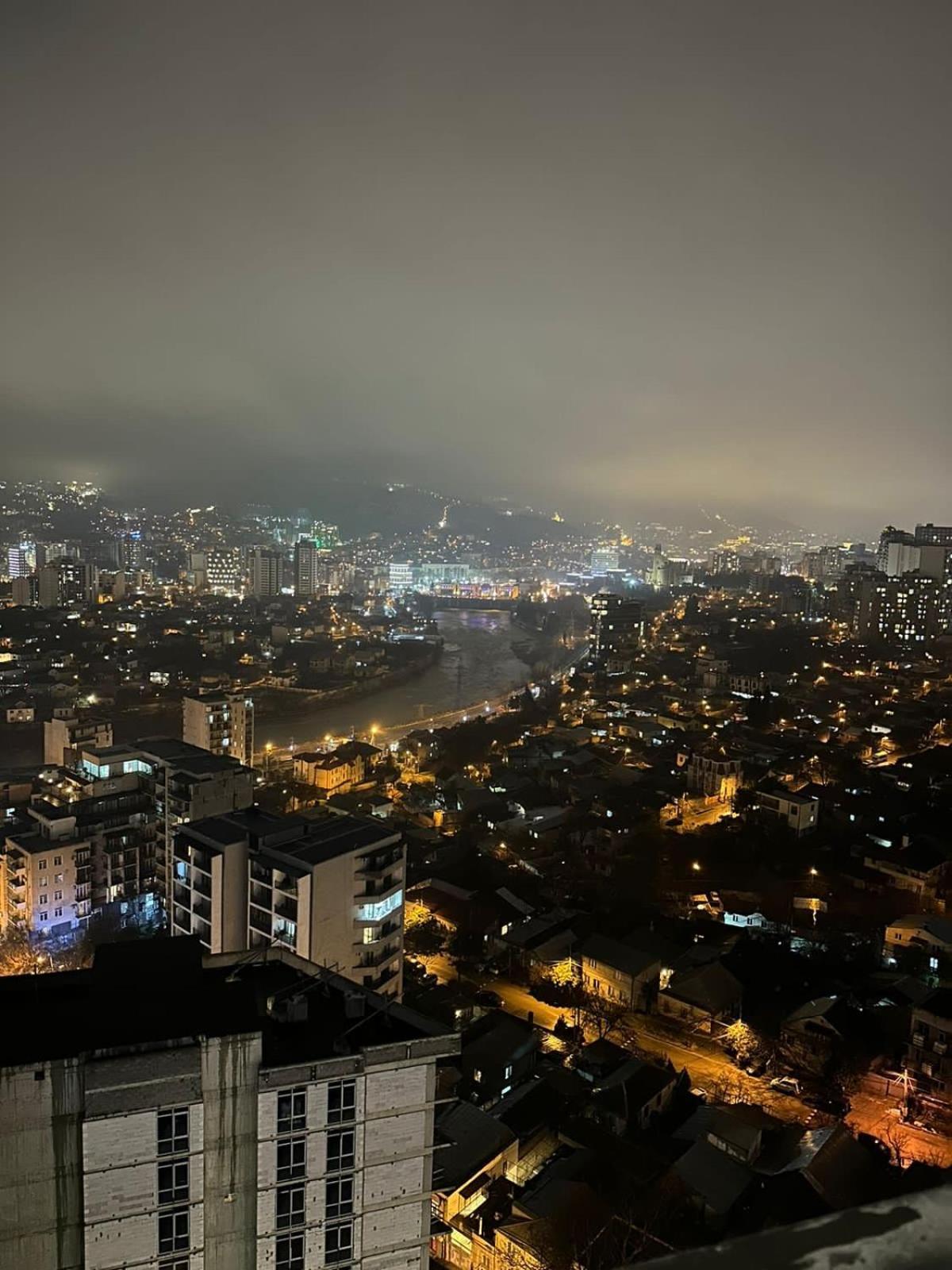 Twins Tower Apartment Tbilisi Ngoại thất bức ảnh
