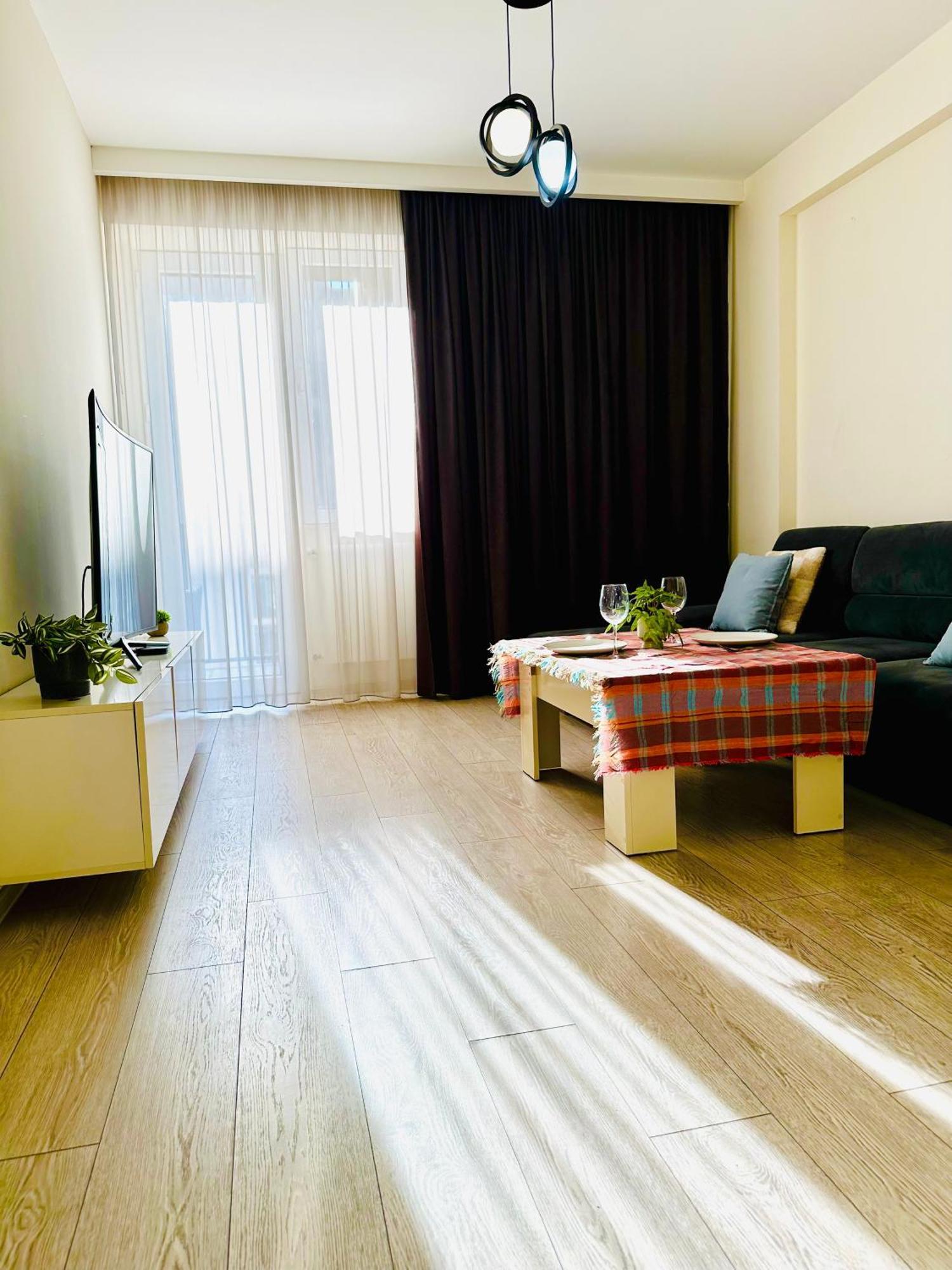 Twins Tower Apartment Tbilisi Ngoại thất bức ảnh
