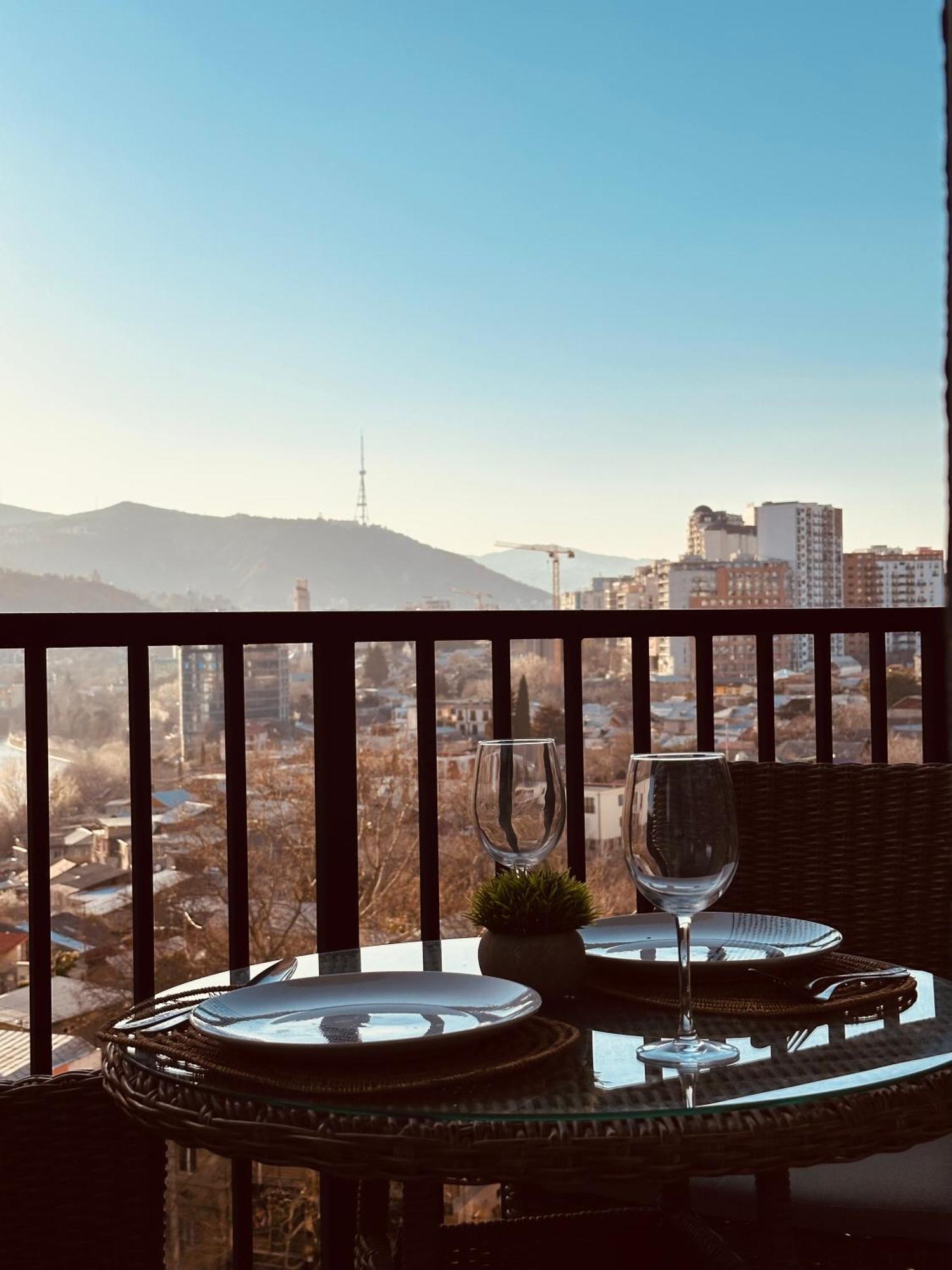 Twins Tower Apartment Tbilisi Ngoại thất bức ảnh